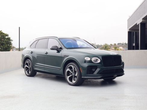 Used 2022 Bentley Bentayga AWD/4WD image 1