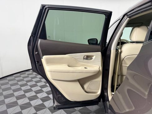 Used 2016 Nissan Murano Platinum FWD image 34