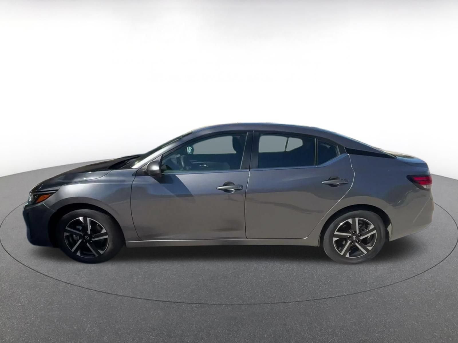 Used 2025 Nissan Sentra SV FWD image 8