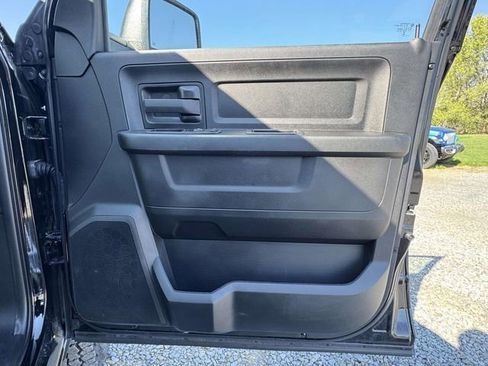 Used 2024 RAM 2500 Tradesman w/ Chrome Appearance Group AWD/4WD image 17