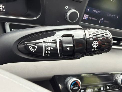 Used 2023 Hyundai Elantra SEL FWD image 13