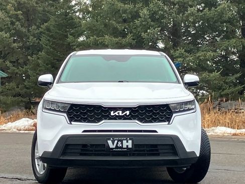 Used 2023 Kia Sorento LX image 25