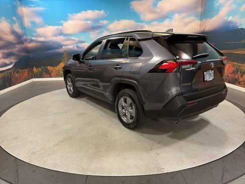 Used 2022 Toyota RAV4 XLE AWD/4WD image 6