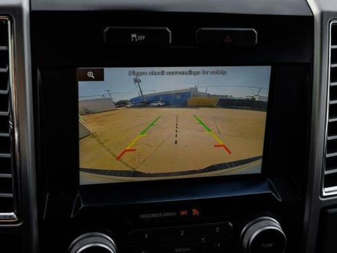 Used 2015 Ford F150 Platinum image 28