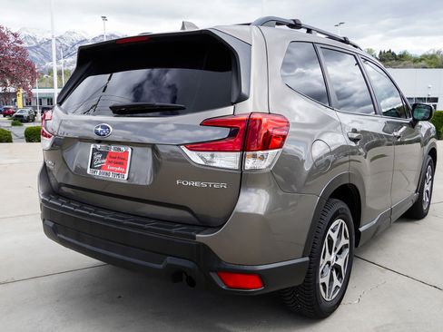 Used 2021 Subaru Forester Premium w/ Popular Package #1 AWD/4WD image 8