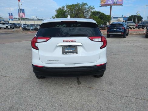 Used 2024 GMC Terrain SLE FWD image 7