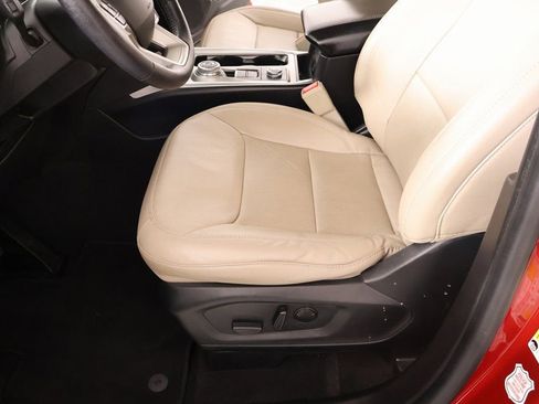 Used 2023 Ford Explorer Limited image 12