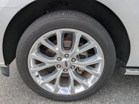 Used 2019 Ford Expedition Platinum image 9