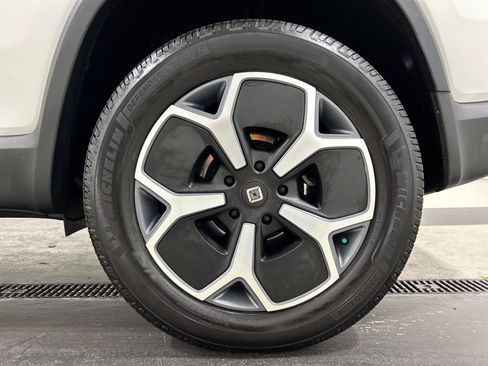 Used 2024 Rivian R1S Adventure AWD/4WD image 10