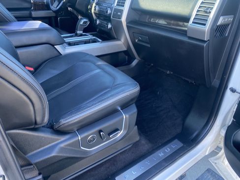 Used 2015 Ford F150 Platinum w/ Equipment Group 701A Luxury image 13