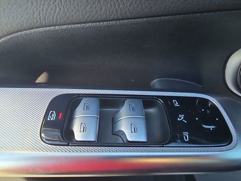 Certified 2025 Mercedes-Benz GLC 300 GLC 300 image 31