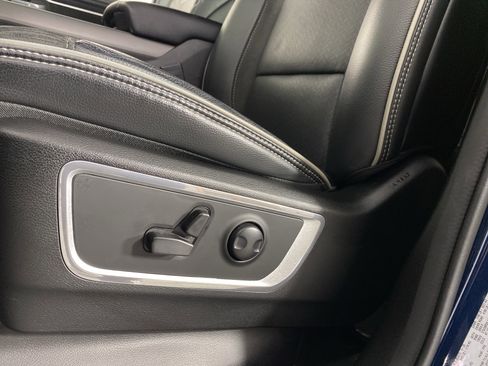 Used 2023 RAM 1500 Laramie AWD/4WD image 19