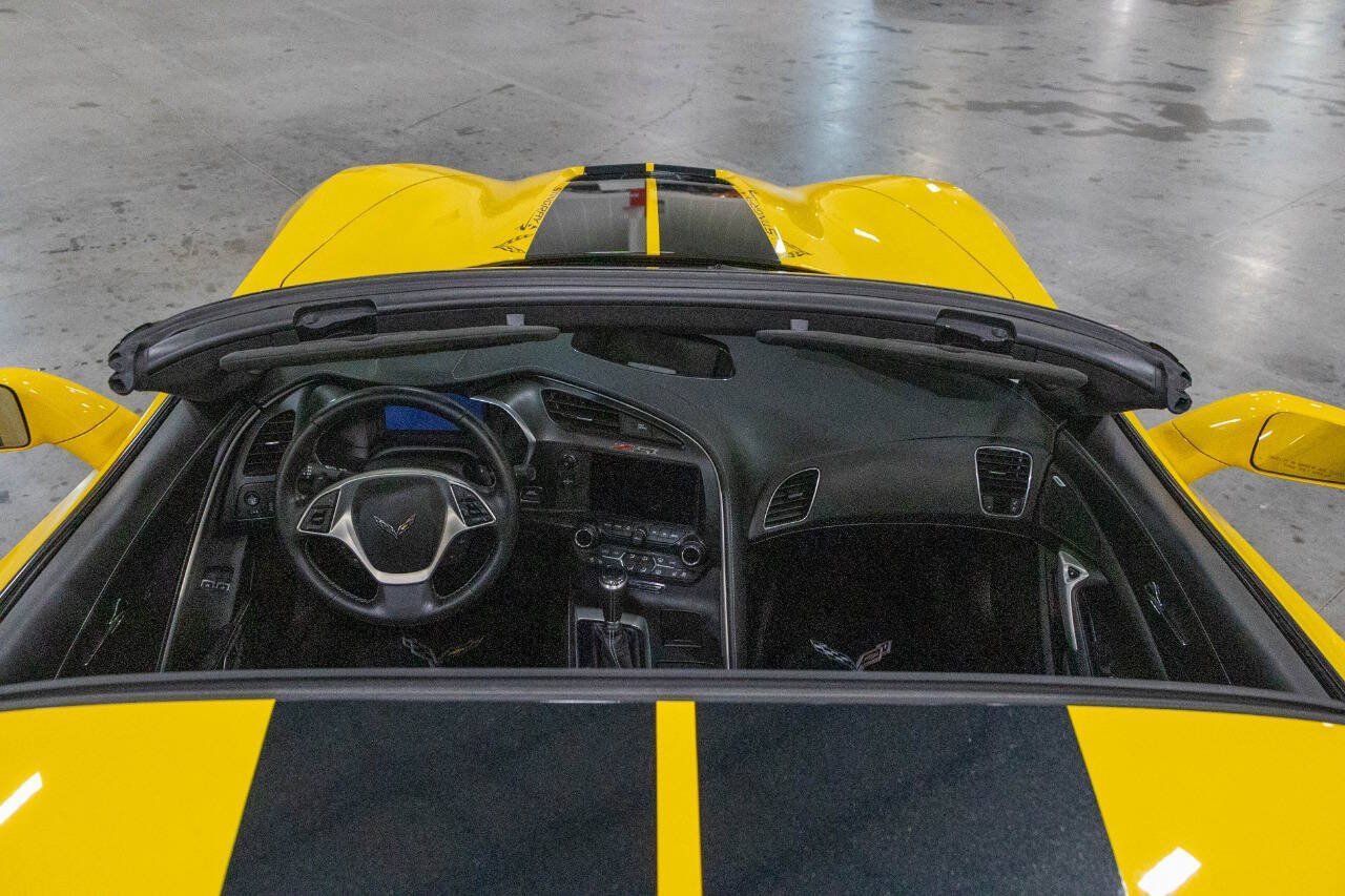 Used 2015 Chevrolet Corvette Stingray Coupe w/ 3LT Preferred Equipment Group RWD image 20