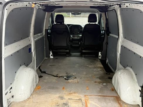 Used 2022 Mercedes-Benz Metris image 3