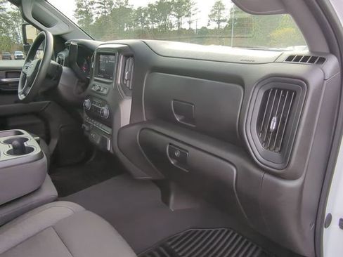 Used 2024 Chevrolet Silverado 2500 Custom w/ Custom Value Package image 40