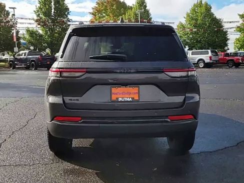 New 2025 Jeep Grand Cherokee Altitude w/ Trailer Tow Package image 7