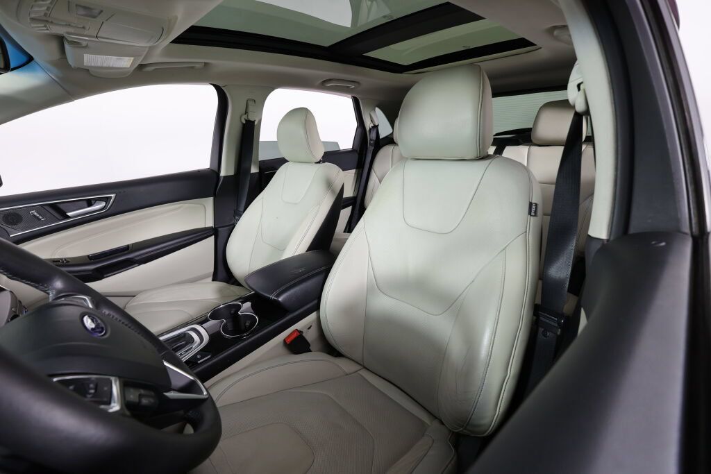 Used 2015 Ford Edge Titanium w/ Equipment Group 302A AWD/4WD image 11