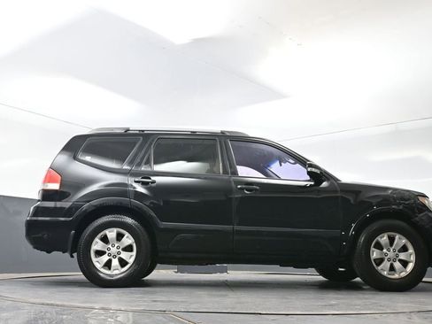 Used 2009 Kia Borrego LX RWD image 24