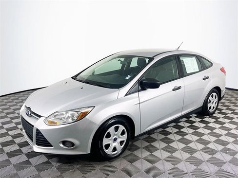 Used 2014 Ford Focus S image 4