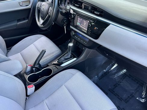 Used 2015 Toyota Corolla LE FWD image 31