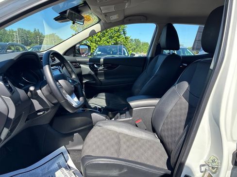 Used 2022 Nissan Rogue Sport SV w/ Technology Package AWD/4WD image 18