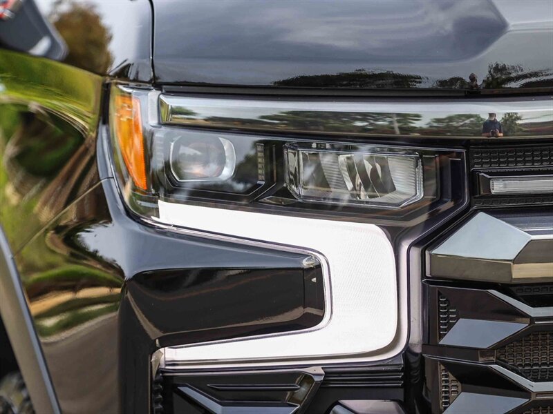 Used 2025 Chevrolet Silverado 1500 ZR2 AWD/4WD image 11