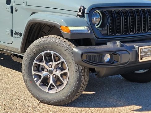 New 2026 Jeep Gladiator Sport AWD/4WD image 3