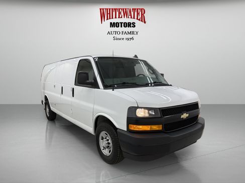 Used 2021 Chevrolet Express 3500 Extended w/ Driver Convenience Package RWD image 5