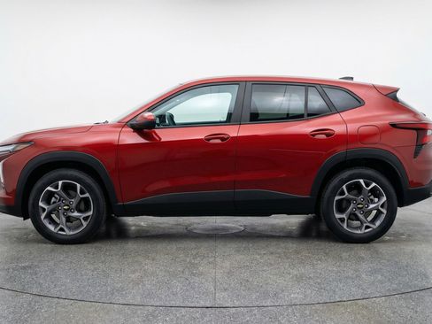 Used 2025 Chevrolet Trax LT w/ LT Convenience Package FWD image 5
