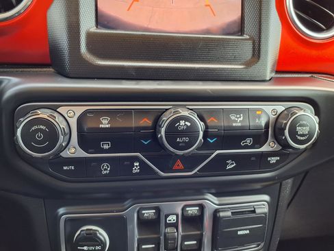 Used 2019 Jeep Wrangler Unlimited Rubicon AWD/4WD image 7