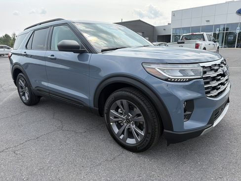 New 2026 Ford Explorer Active w/ Active Comfort Package AWD/4WD image 1