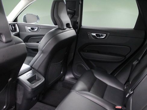 Certified 2025 Volvo XC60 B5 Core image 22