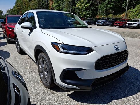 New 2026 Honda HR-V LX image 3