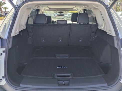 Used 2023 Nissan Rogue SL w/ SL Premium Package image 12