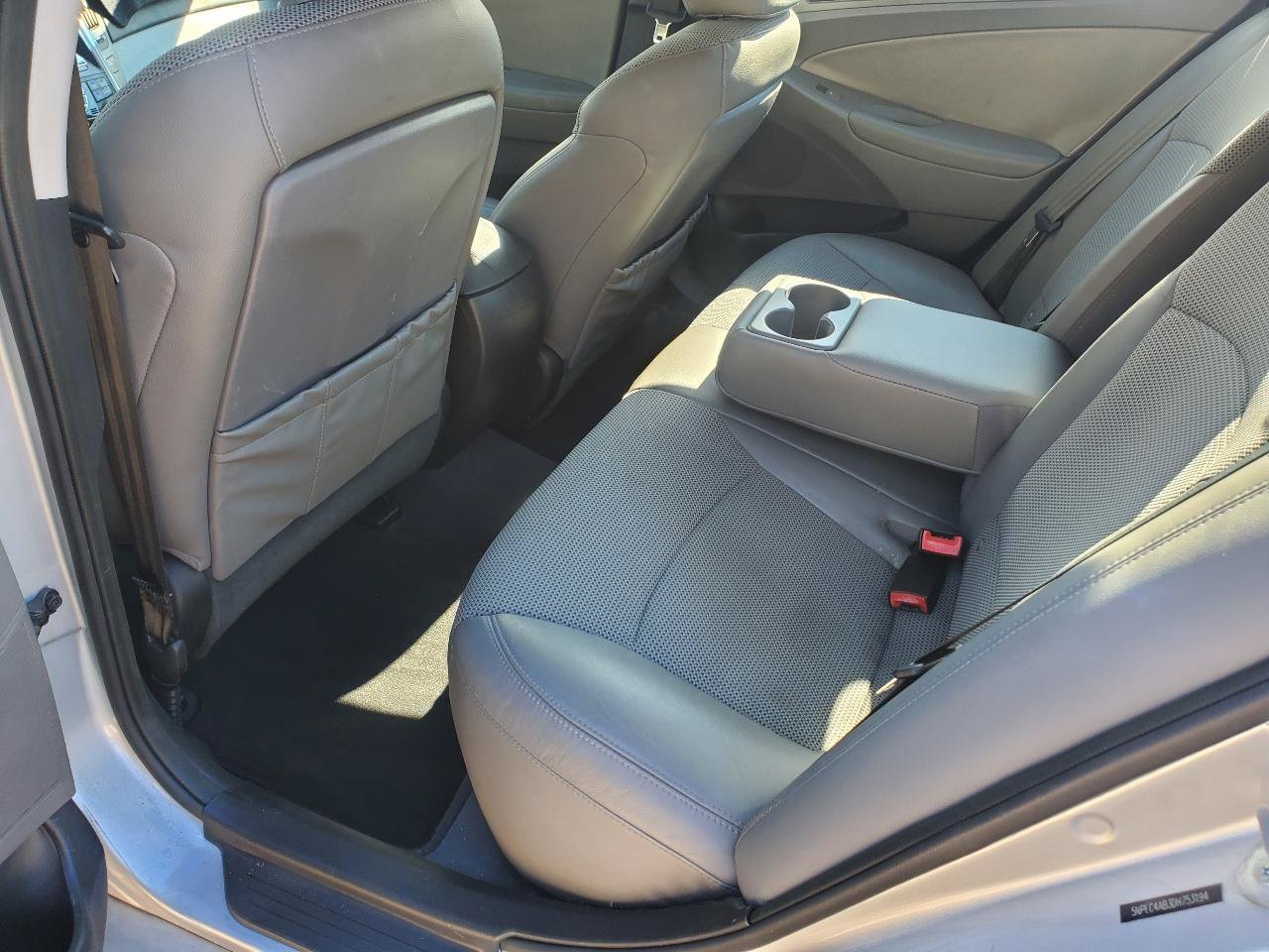 Used 2013 Hyundai Sonata SE w/ Navigation & Sunroof Pkg FWD image 12