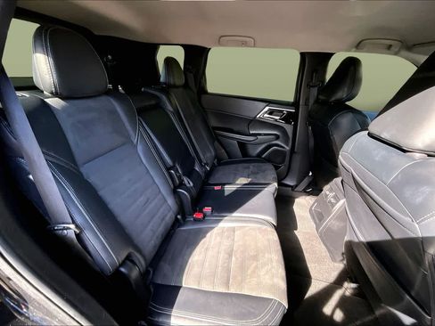 Used 2024 Mitsubishi Outlander SE FWD image 21