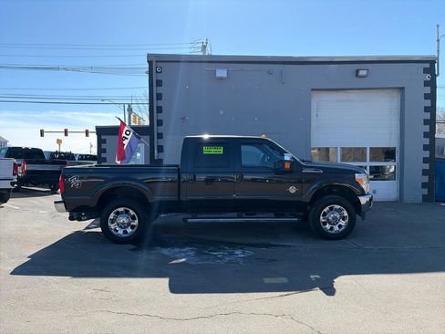 Used 2015 Ford F250 Lariat w/ Lariat Ultimate Package image 2
