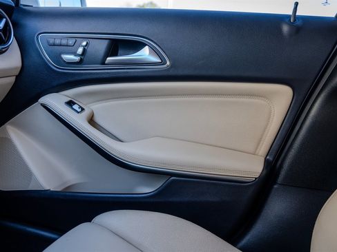 Used 2019 Mercedes-Benz GLA 250 w/ Convenience Package image 23