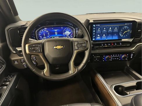 Certified 2024 Chevrolet Silverado 2500 High Country w/ Technology Package image 37