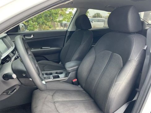 Used 2019 Kia Optima LX FWD image 2