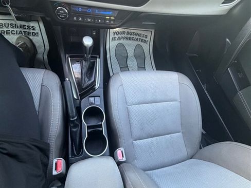Used 2016 Toyota Corolla LE FWD image 15
