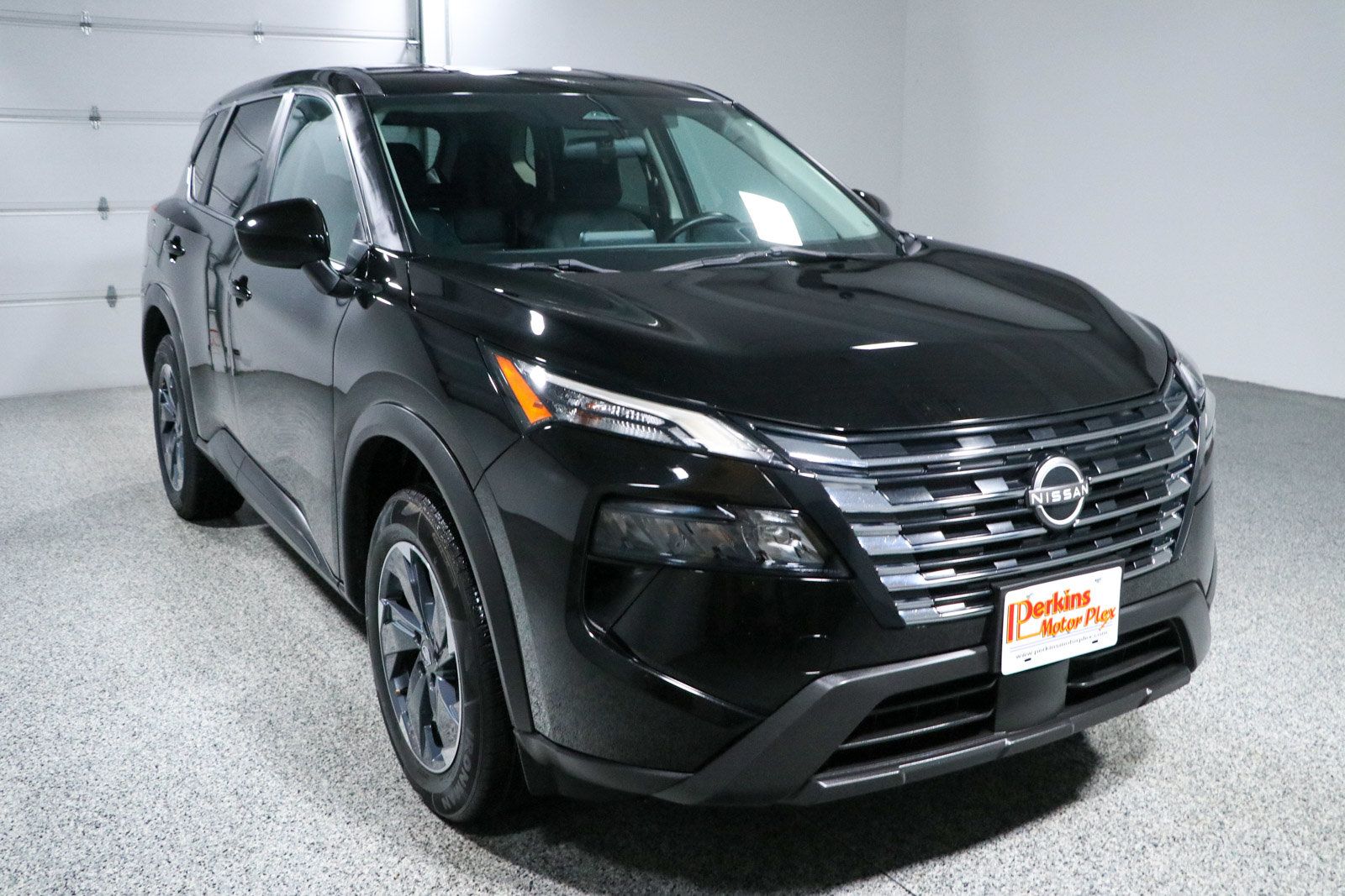Used 2024 Nissan Rogue SV FWD image 5