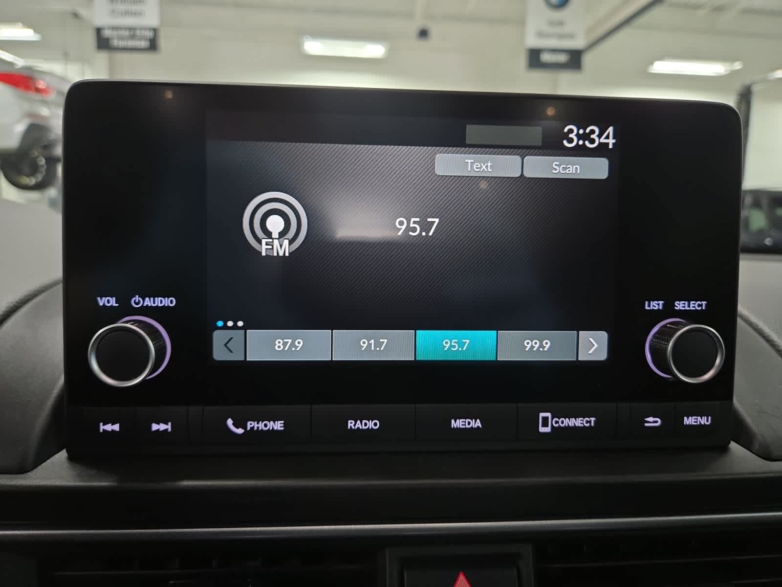 Used 2025 Honda Pilot Sport image 27