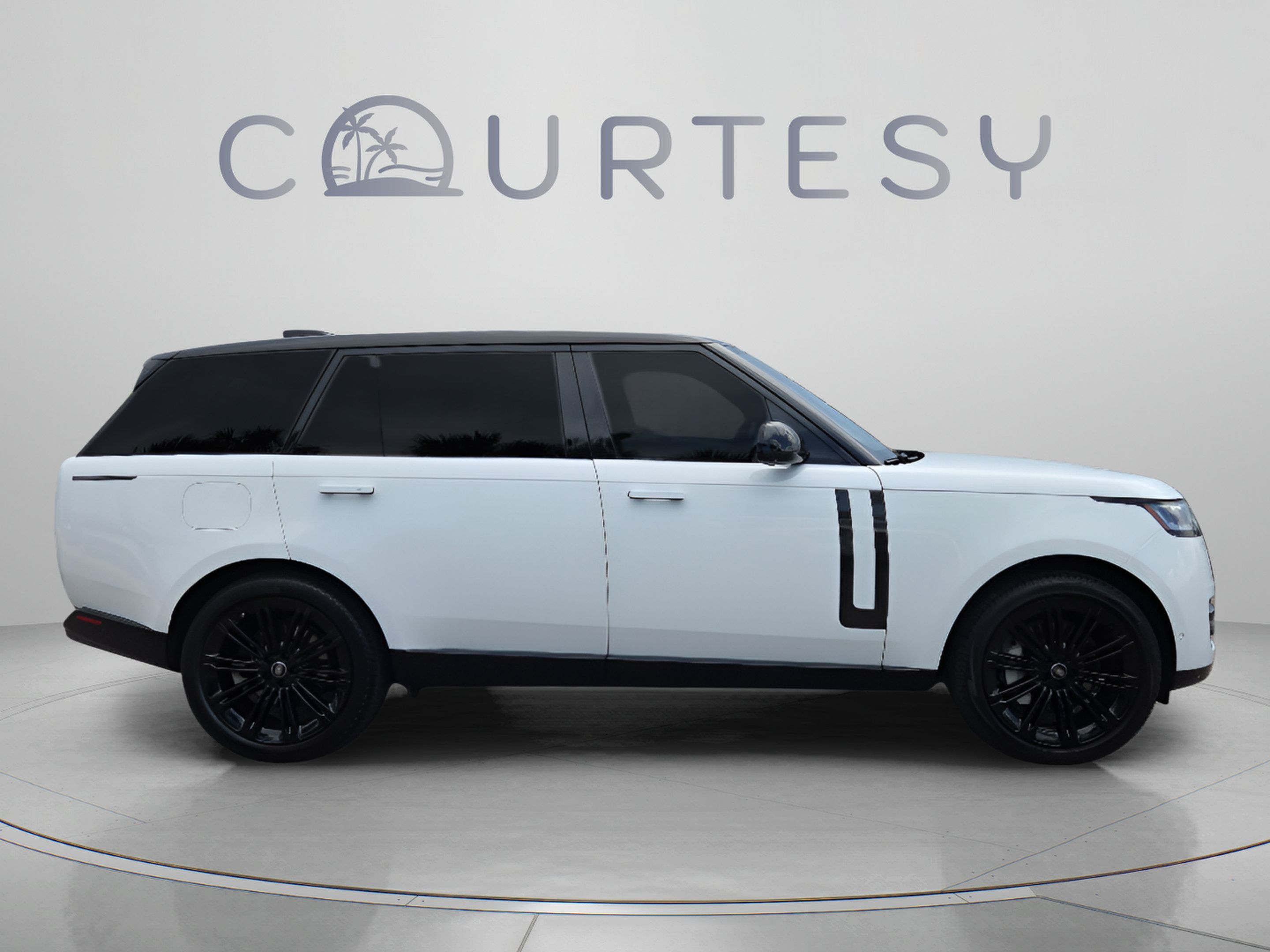 Used 2023 Land Rover Range Rover Long Wheelbase SE AWD/4WD image 6