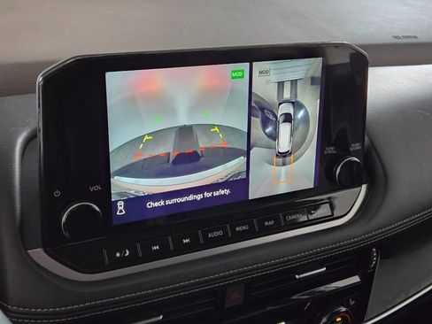 Used 2023 Nissan Rogue Platinum image 34