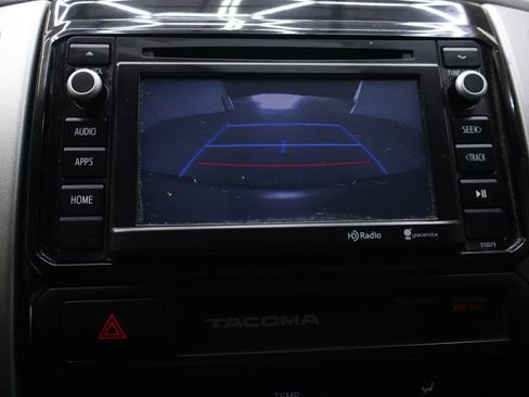 Used 2015 Toyota Tacoma 4x4 Double Cab w/ TRD Off-Road Package image 23