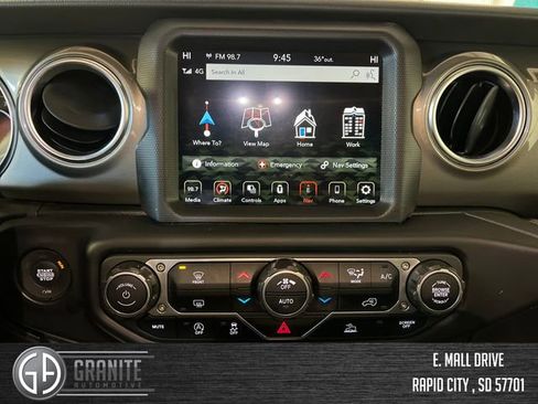 Used 2023 Jeep Wrangler Unlimited Sahara AWD/4WD image 18
