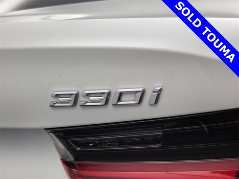 Used 2021 BMW 330i Sedan w/ M Sport Package image 23