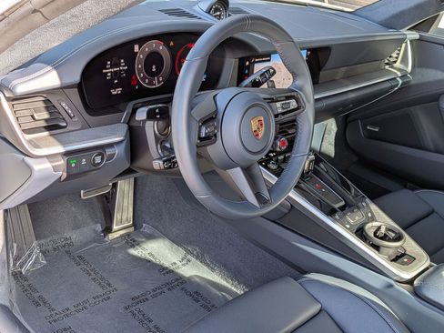 Certified 2025 Porsche 911 Carrera image 4