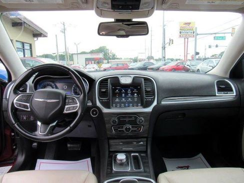 Used 2019 Chrysler 300 Touring L w/ Quick Order Package 22F image 21